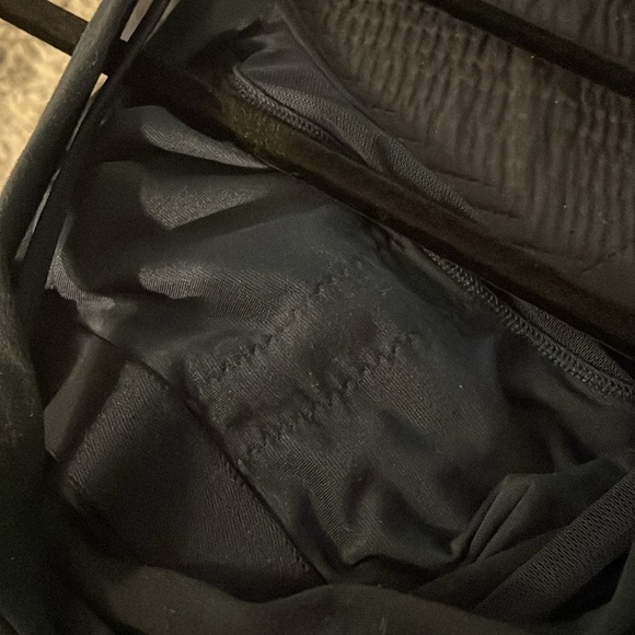 Navy blue Lululemon workout tank - Picture 7 of 7